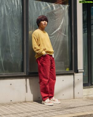 Reiji Okamoto Instagram - 人生初のサンダル、人生初の足クロス。そして
ヨーヨー。ｳｹﾙﾖﾈ

#DrMartens #ドクターマーチン #MADEFORSUMMER #PR 
@drmartens_japan @fashionsnapcom