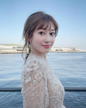 Reika Sakurai Instagram - #横浜国際映画祭 
映画『Requiem』で参加させていただきました！
人生初レッドカーペットは、訳も分からずあっという間に終わってしまっていました。笑
船上パーティーもとても素敵でした✨

#映画 
#レクイエム 
絵画のように素敵で刺激的な作品となっています
全国公開お楽しみに…♡

👗👠💍
dress
@yamadayatokyo 
shoes
@jimmychoo 
jewelry
@cadeauxjewelry