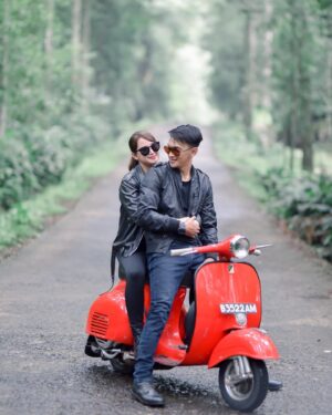 Reiner Manopo Instagram - Hai ❤️ @adistyjuniar 
till jannah 🤲🏼😇
.
.
.
.
udah mau ngomong gitu aja pembukaan tahun 2023, HAPPY NEW YEAR ✌🏼😝
.
.
MUA & Attire @shofiaahmad_makeup 
FG @cekaphoto
VG @maharstudio_ 
@shofiaahmadwedding.id 
#reinermanopo #reinergmanopo #reinergrandiemanopo #adisty #wedding #prewedding #photography #photo #photooftheday #newyear #happynewyear #2023 #makeup #attire #indonesia #actor #love
