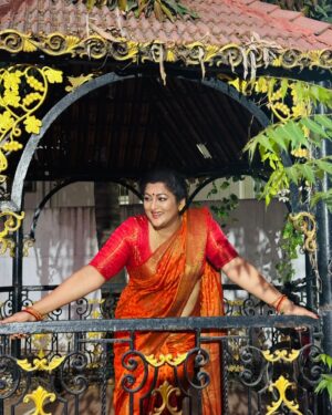 Rekha Krishnappa Instagram - Posing 😍🤩

Comment which one is best.😊

#loveforthesong #posingtips #poses #shootinglocation #happiness #artist #artistelife