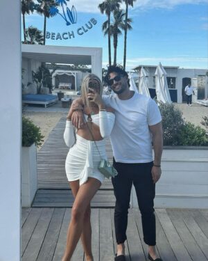 Rémi Notta Instagram - Parfois la maison n’est pas un endroit, c’est une personne 🤍