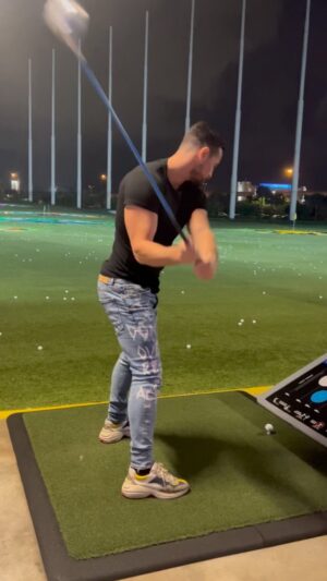 Rémi Notta Instagram - i don’t want to hear about golf anymore.. 😂