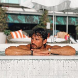 Rémi Notta Instagram - Ce qui est sur c’est que notre vie on la choisit. ✅