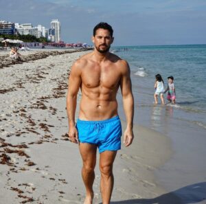 Rémi Notta Instagram - Back to 90’s 😅 Miami Beach