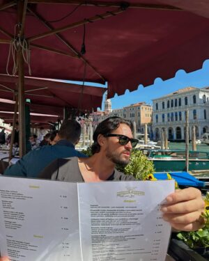 Rémi Notta Instagram - 𝑉𝐸𝑁𝐼𝑆𝐸 🇮🇹 𝐀𝐦𝐨𝐫𝐞 𝐦𝐢𝐨 ❤️