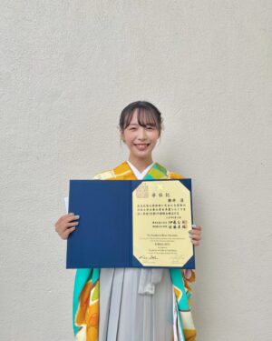 Ren Komai Instagram - -

本日、無事大学を卒業しました🎓

今までお世話になった皆様、
学生生活を支えてくださった皆様、
全ての方に感謝申し上げます🌸

卒業式では、マングローブと伸び代のお話が記憶に残りました。

これからも、どうぞ応援よろしくお願い致します🌸