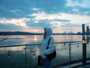 Ren Komai Instagram - -

ずっと夢だった韓国に行って来ました

想像上の世界が形になった感じでした。

1日2万歩以上歩いて
全く知らない街だったのになんとなくで歩けるようになりました。

たくさん写真載せます🤳🤳お付き合いください

#한국여행
#반포한강공원