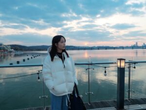 Ren Komai Instagram - -

ずっと夢だった韓国に行って来ました

想像上の世界が形になった感じでした。

1日2万歩以上歩いて
全く知らない街だったのになんとなくで歩けるようになりました。

たくさん写真載せます🤳🤳お付き合いください

#한국여행
#반포한강공원