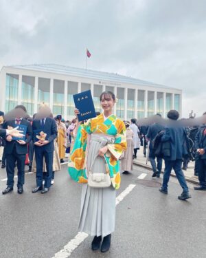 Ren Komai Instagram - -

本日、無事大学を卒業しました🎓

今までお世話になった皆様、
学生生活を支えてくださった皆様、
全ての方に感謝申し上げます🌸

卒業式では、マングローブと伸び代のお話が記憶に残りました。

これからも、どうぞ応援よろしくお願い致します🌸