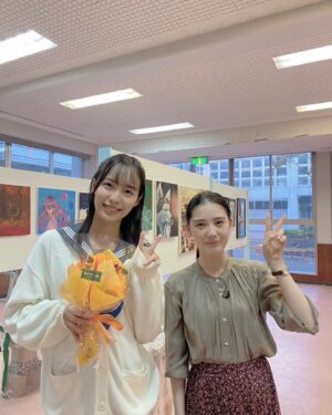 Ren Komai Instagram - -

#先生さようなら 第5話ありがとうございました🌸

高校生パートは今回で終わりですが、この後も引き続き、未来へ繋がっていく時間、見守ってください😌

今じゃ分からないことも、10代の無鉄砲さはやり遂げてしまう。
そんなかけがえの無い10代の時間を体験しました☘️

北香那ちゃんとは、実は芸能を始めた初仕事で一緒だったので
とっても感慨深かったです☺️とっても素敵な方☺️