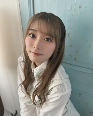 Rena Hasegawa Instagram - Pop'n Rollさんのインタビュー記事は読んで頂けましたでしょうか？
2053 2nd LIVEの感想やこれからやりたい事など沢山お話しさせて頂きました。そして、まりりさんとの対談では、お互いに思っている事が一緒だったり先輩からの嬉しいお言葉を沢山頂けたインタビュー記事ですので、是非まだご覧になっていない方は見て頂きたいです♪

このお写真はまりりさんが撮って下さいました☺️うれしぃ〜

#ナナシス
#声優
#2053