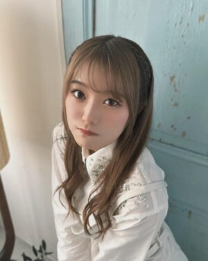 Rena Hasegawa Instagram - Pop'n Rollさんのインタビュー記事は読んで頂けましたでしょうか？
2053 2nd LIVEの感想やこれからやりたい事など沢山お話しさせて頂きました。そして、まりりさんとの対談では、お互いに思っている事が一緒だったり先輩からの嬉しいお言葉を沢山頂けたインタビュー記事ですので、是非まだご覧になっていない方は見て頂きたいです♪

このお写真はまりりさんが撮って下さいました☺️うれしぃ〜

#ナナシス
#声優
#2053