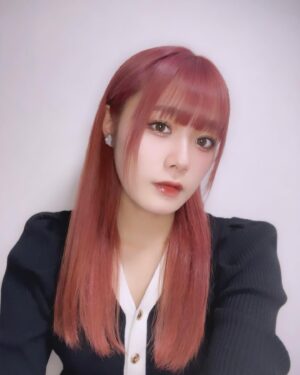 Rena Hasegawa Instagram - 🍑💭
#ピンク
#ピンクカラー
#ピンクヘアー 
#🍑
#🌸