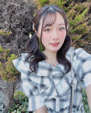 Rena Hasegawa Instagram - 暑い日が続いています…皆様、熱中症対策をして下さいね！

夏バテも大変ですよね🥲💭ｳｳｳ…

#声優　#ハピピランド　#ツインテール