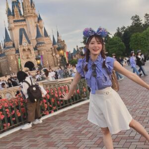 Rena Hasegawa Instagram - 楽しかったなぁ〜💭

#夢の国 
#ディズニー 
#ディズニーコーデ 
#💙 
#声優