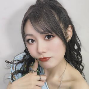 Rena Hasegawa Instagram - 2053 2nd LIVEありがとうございました💚

#t7s #ナナシス　#2053 #roots  #声優  #LIVE #ハーフアップ #ポニーテール #💚

#天野聡美
#橘一花