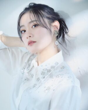Rena Hasegawa Instagram - 〜長谷川玲奈2023生誕祭〜
ヴィジュアル解禁🦢

先行抽選予約受付中です！是非会場にいらして下さい☺️詳しくは私のTwitterにてご確認下さい。

#22
#01
#🦢
#生誕祭 
#声優