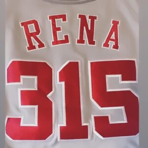 Rena Hasegawa Instagram - 愛媛県松山市　坊っちゃんスタジアムで行われた野球伝来150周年記念イベント‼︎

日本プロ野球名球会VS松竹ロビンス

ありがとうございました⚾️

監督でありキャプテンの尾上松也さんはじめチームメイトの皆様が本当にお優しく凄く楽しく野球をする事ができました！
そして、レジェンドの方々と野球ができる日が来るとは、野球部だった頃の私からは想像もつかなかった事が起こってしまい…幸せすぎました…🥲
父も母も喜んでおりました。ありがとうございました！

脳内家宝すぎます！

野球は最高だぁ〜🥰

松竹ロビンスとしてまた野球ができる日が来ますように！それまで練習しないと☺️

#松竹ロビンス
#野球
#baseball
#坊っちゃんスタジアム