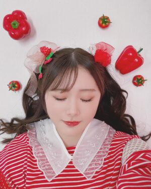 Rena Hasegawa Instagram - 赤い食べ物といえば？💭

#カルコメ
#舞台
#声優
#red