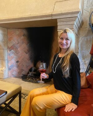 Rena Riffel Instagram - Celebrating the release of Art And Wine Magazine at Allegretto. Entertainment by Ayrton 🎵 #saturday
