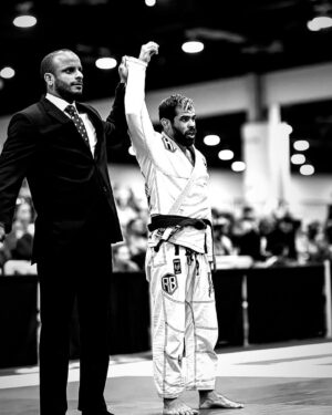 Renan Barão Instagram - Heart over mind 

#GuiadoporDeus #jiujitsu #kznjardins