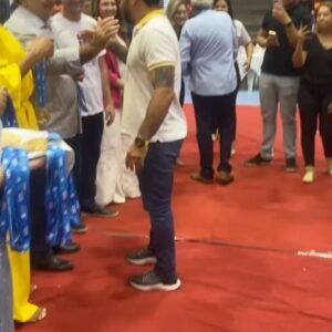 Renan Barão Instagram - Hoje foi dia de comemorar 60 anos do Palácio dos Esportes e nesse evento tive a honra de receber do Prefeito e do Secretário de Esportes De Natal (@alvarodiasrn e @rafaelmottarn ) uma homenagem em reconhecimento a minha história no esporte. Sou grato pelo reconhecimento e tenho orgulho de representar minha cidade Natal/RN.