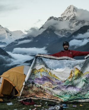 Renan Öztürk Instagram - 24hrs of art, 2hrs of sleep in the Himalaya.  Finished this one with a sherpa school kid free for all in Khumjung! 

@expedition.studios @jetbutterflies @climber.abiral #sonyalpha @thenorthface

Photo #3 by @climber.abiral and last one by @jetbutterflies