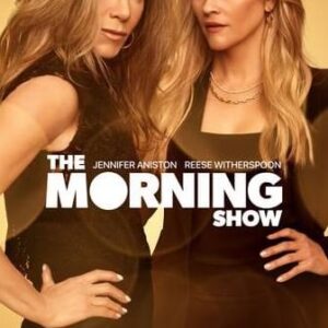 Renato Godinho Instagram - The Morning Show
Esta é uma cena de cama entre dois actores com mais de 50 anos de idade. Esta é uma série cujos actores têm todos mais de 40 anos (com uma excepção). É protagonizada por duas mulheres. Uma com 47 e outra com 54. É uma série que aborda de frente muitos dos temas fracturantes da sociedade ocidental: sexismo, assédio, racismo, independência jornalística, ética no trabalho, feminismo, etc. mas fá-lo de uma maneira estimulante, e não tendenciosa, ou moralista. Mostra-nos sempre mais do que um dos lados da história, confronta-nos com a hipocrisia de que todos acabamos por padecer, aqui ou ali. Mostra acima de tudo (na minha opinião) que é possível ser adulto a fazer, contando que haverá adultos a ver. É neste lugar que o entretenimento dá lugar à cultura. Ou que a cultura não cede ao entretenimento. Ou que ambos se deitam na cama e mostram que não são incompatíveis.