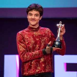 Renato Quattordio Instagram - Agradecido de recibir el premio Colon de Plata a mejor actor en el Festival Iberoamericano de Huelva @festicinehuelva 

Felices de presentar @yoadolescente en España
gracias @lucassantaanaok @zabodice @sombracine y a mis compañerxs todes.
Gracias @festicinehuelva