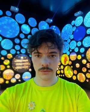 Renato Quattordio Instagram - museu do amanhã Rj 
sin filtro