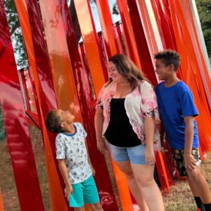 Renée Wilkin Instagram - Observer la beauté de ce qui nous entoure! Admirer la nature, les couleurs, les sourires! 🧡

C’est ce que l’on souhaite à nos enfants. C’est pourquoi prendre soin de leur vision dès leur jeune âge est si important! Maman myope ici 🙋🏻‍♀️, j’ai très tôt débuté les examens de la vue réguliers pour mes enfants et je reste à l’affût des signes : petits yeux qui plissent, frottement des yeux, maux de tête, etc.

En ce qui concerne la myopie, la déceler rapidement ainsi qu'un traitement adéquat permettent d’obtenir de meilleurs résultats! @coopervisioncanada offre les lentilles MiSight® 1 day, les seules approuvées par la FDA* américaine et cliniquement prouvées pour ralentir la progression de la myopie chez les enfants âgés entre 8 à 12 ans au début du traitement1†!
 
Vous remarquerez que je choisis mes collaborations et celle-ci me tient beaucoup à cœur! Une vision claire, quoi de plus rassurant pour nos petits géants qui grandissent! 

Pour des solutions et plus d’information sur la myopie infantile ➡️ visitez le site web de CooperVision Canada et consultez votre professionnel de la vue!

 #commandité #contrôledelamyopie #myopiedesenfants #santédesyeux #misight1day #santévisuelle #lentillesdecontact
 
† Comparé à une lentille simple vision à usage unique sur une période de 3 ans.
1. Chamberlain P, et al. A 3-year randomized clinical trial of MiSight® lenses for myopia control. Optom Vis Sci. 2019; 96(8):556-567.
* Indications et renseignements importants sur la sécurité. Prescriptions seulement. Les résultats peuvent varier.