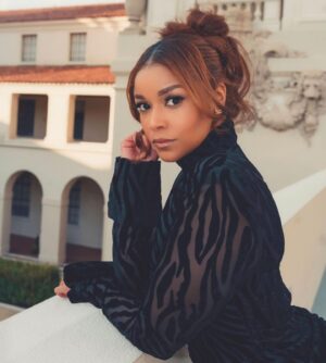 Renellè Nicole Instagram - Can’t touch what God’s got his hands on.
📷 @mfortphoto