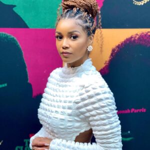 Renellè Nicole Instagram - It’s giving…Backless 2ply Cotto-nelle
Had a blast! Got invited to the Premiere of They Cloned Tyrone on @netflix 
#Netflix #TheyClonedTyrone