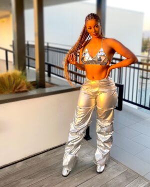 Renellè Nicole Instagram - Category: Bad Bi**h….Im the bar 🪩 #Renaissance