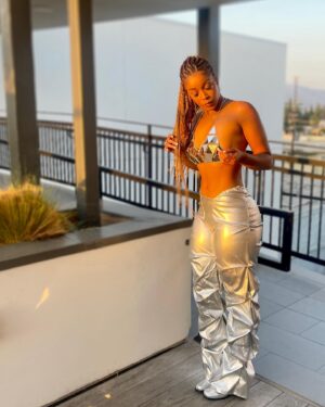 Renellè Nicole Instagram - Category: Bad Bi**h….Im the bar 🪩 #Renaissance