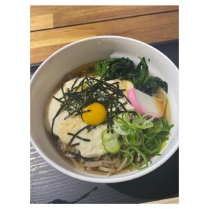 Renn Kiriyama Instagram - ・
太田からいただいた大和芋達は
ドラマ現場の昼ごはんとなりました！感謝！