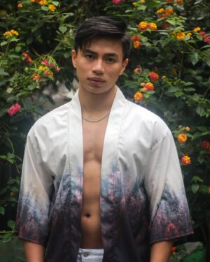 Renz Lagria Instagram - I'm not a back up plan, and definitely not a second choice. rather be alone when I treated you one of my priority. 

📸@yin.dynasty 
Edit :Renz Lagria