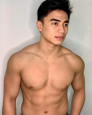 Renz Lagria Instagram - LIVE NA BA LATER!? @Renz Lagria-FB  PAGE

THANK YOU @bruskobrows for this look 😊