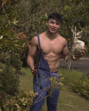 Renz Lagria Instagram - Hardinero at your service! magandang araw po maam at sir 😁 sakin napo kayo paputol ng damo 🤗