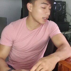 Renz Lagria Instagram - My experience with @walkerphilippines is 100% comfortable throughout the day 🤗 Their underwear are lightweight and odor free 😊 Check out these items here and don’t forget to “Stay safe and Shop online” 

www.walker.com.ph 
www.shopee.ph/walkerphilippines 

#WearWalker #WalkerPhilippines