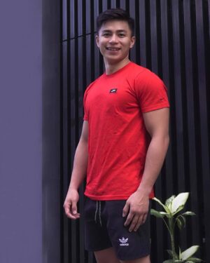 Renz Lagria Instagram - Belated Valentines! sino and nakipag date at sino ang walang ka date? 🤭😂🤭
BUY THIS NIKE RED SHIRT FOR ONLY 249! CLICK THE LINK ON MY PROFILE❤