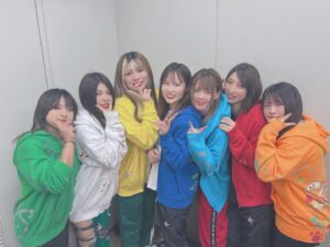 Reo Hazuki Instagram - 💚🤍💛💙🩵❤️🧡

 #STARDOM #スターダム #女子プロレス
 #STARS #FWC #STC #同級生ず
 #飯田沙耶 #羽南 #弓月 #岩谷麻優 #向後桃 #コグマ
 #葉月 #HAZUKI #はづらー村