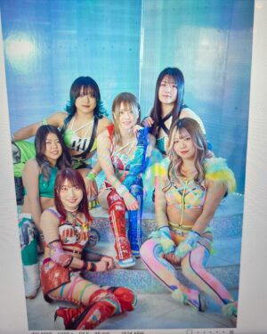 Reo Hazuki Instagram - 🌈🌟

 #STARDOM #スターダム #女子プロレス
 #STARS #FWC #STC #同級生ず
 #岩谷麻優 #飯田沙耶 #羽南 #コグマ #向後桃
 #HAZUKI #葉月 #はづらー村