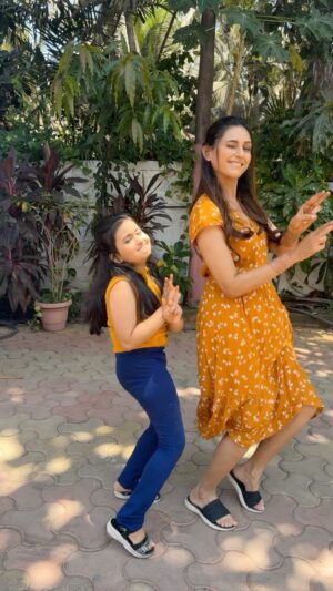 Reshma Shinde Instagram - onscreen ❎… offscreen ✅