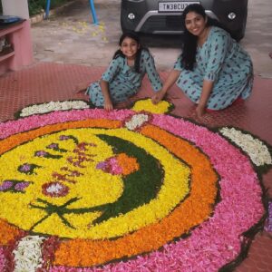 Reshmi Karthigeyan Instagram - Onam ashamsagal😍😍Happy onam to all😍😍
Onamashamsagal#pookalam#onamwishes#onapookalam#momanddaughter#daughterandmom#celebration# twinningwithdaughter#