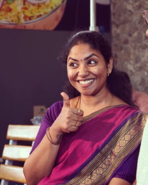 Reshmi Karthigeyan Instagram - Hope everyone enjoyed IL Thaka Saiya's two seasons. . Thanks for all the support 😍 and love 😍 from the audience and my gratitude goes to all the team members of Il Thaka Saiya... Will soon meet all of you with more entertainment😍🥰
#ilthakasaiya#reshmikarthigeyan#erumasaniwebseries#erumasani#
PC @nishaanthshiva