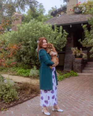 Rett Madison Instagram - Me and my little love bug posed for @maxwanger in front of our dream house 🏡 P.S. - my headline show at @theechola is next Friday, January 26th! Tickets are still available at the link in my bio. 🐞

hair and bows by @thepaulaperalta 
glam by @makeupbyashleytani