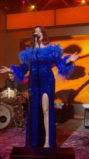 Rett Madison Instagram - “One for Jackie, One for Crystal” live on @cbssaturday 🦋 thank you @cbsmornings for giving me a chance to share the story behind these songs. 💗

makeup by @ericvosburg 
hair by @thepaulaperalta 
dress by @oliver_vaughn 

Band: @luckypauls @malnotbad @gennaprojansky