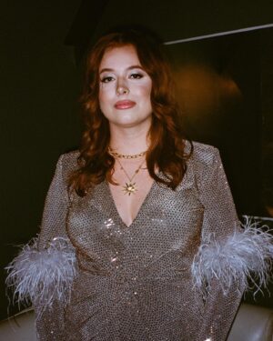 Rett Madison Instagram - may or may not be announcing new headline shows this Wednesday… where should I visit? 🚙

hair by @thepaulaperalta 
makeup by @meekkyle 
styled by @oliver_vaughn 
 📷 by @wes__oconnor