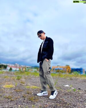 Rexen Cheng Jen-Shuo Instagram - 隨性穿搭、簡約俐落、有著時髦的小心機😎🤘
天冷記得要保暖♥️
@rptn_official